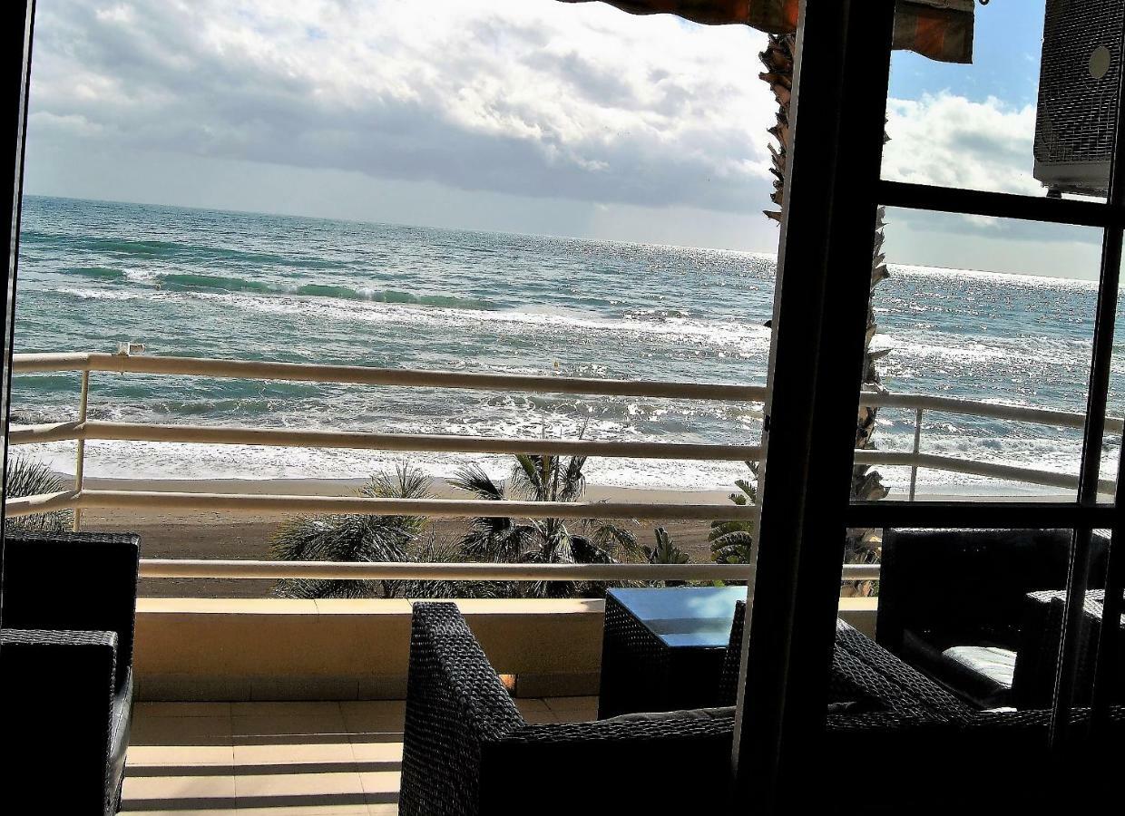 Apartamento Frente Al Mar,Primera Linea Rincón de la Victoria Exterior foto