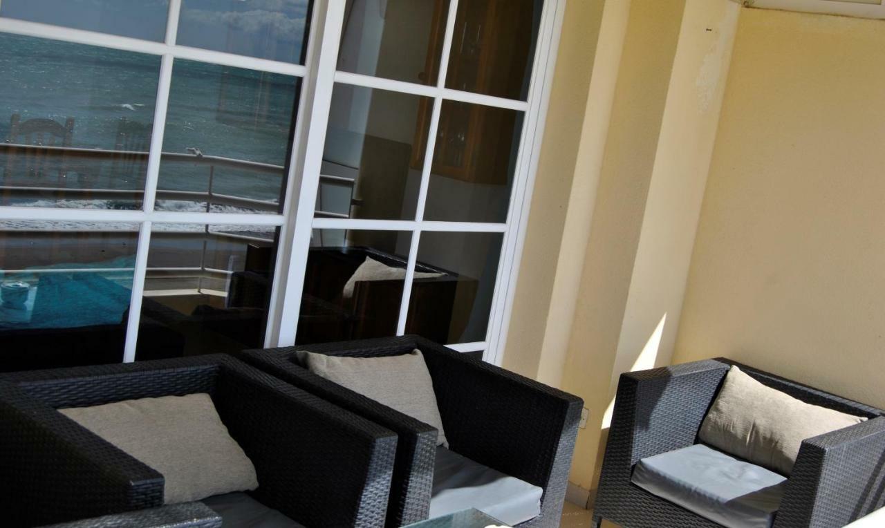 Apartamento Frente Al Mar,Primera Linea Rincón de la Victoria Exterior foto