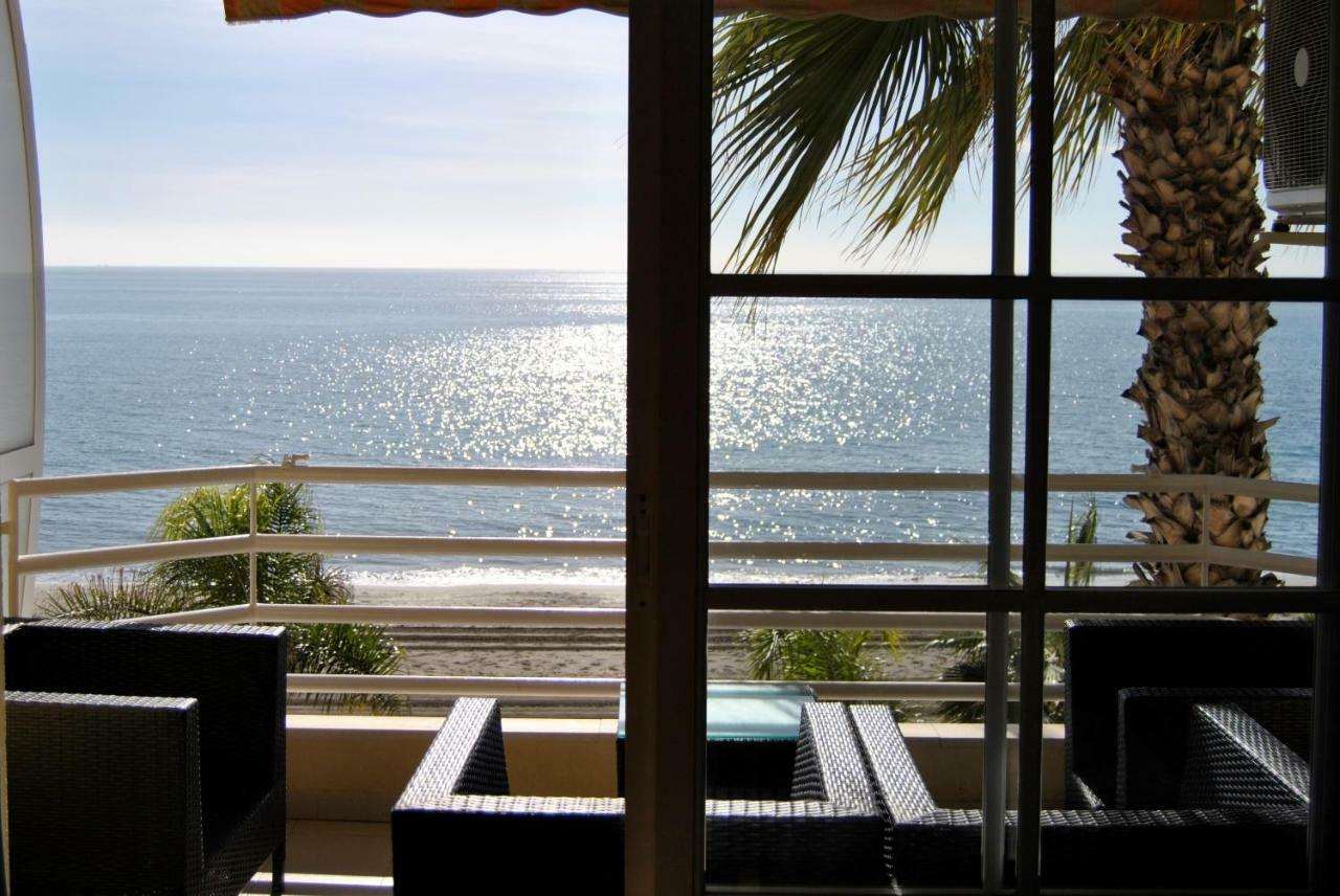 Apartamento Frente Al Mar,Primera Linea Rincón de la Victoria Exterior foto